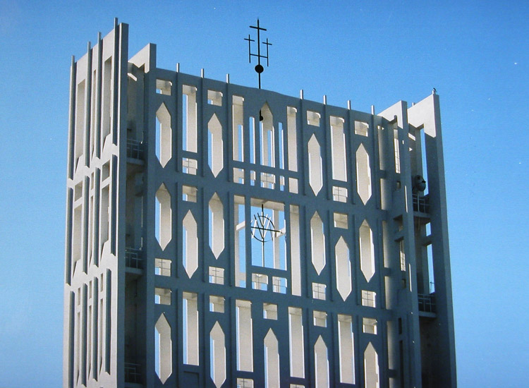 Gio Ponti, concattedrale Gran Madre di Dio (1964-1971), facciata, particolare. Taranto (foto Federico Brunetti)